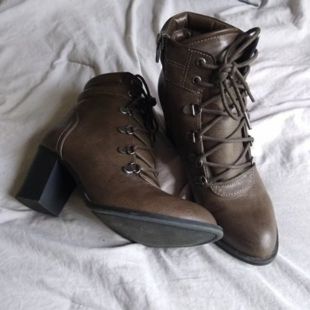 Lily High Heeled Boots